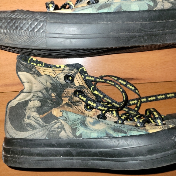 Men size 4/women’s size 6 Converse DC Comics x Chuck Taylor All Star High Batman - Picture 3 of 9